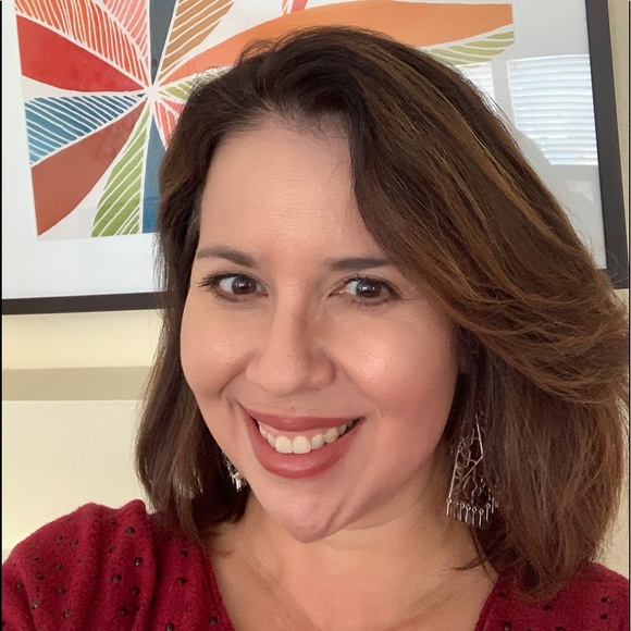 Meet your Posher, Gloria - Picture 1 of 1